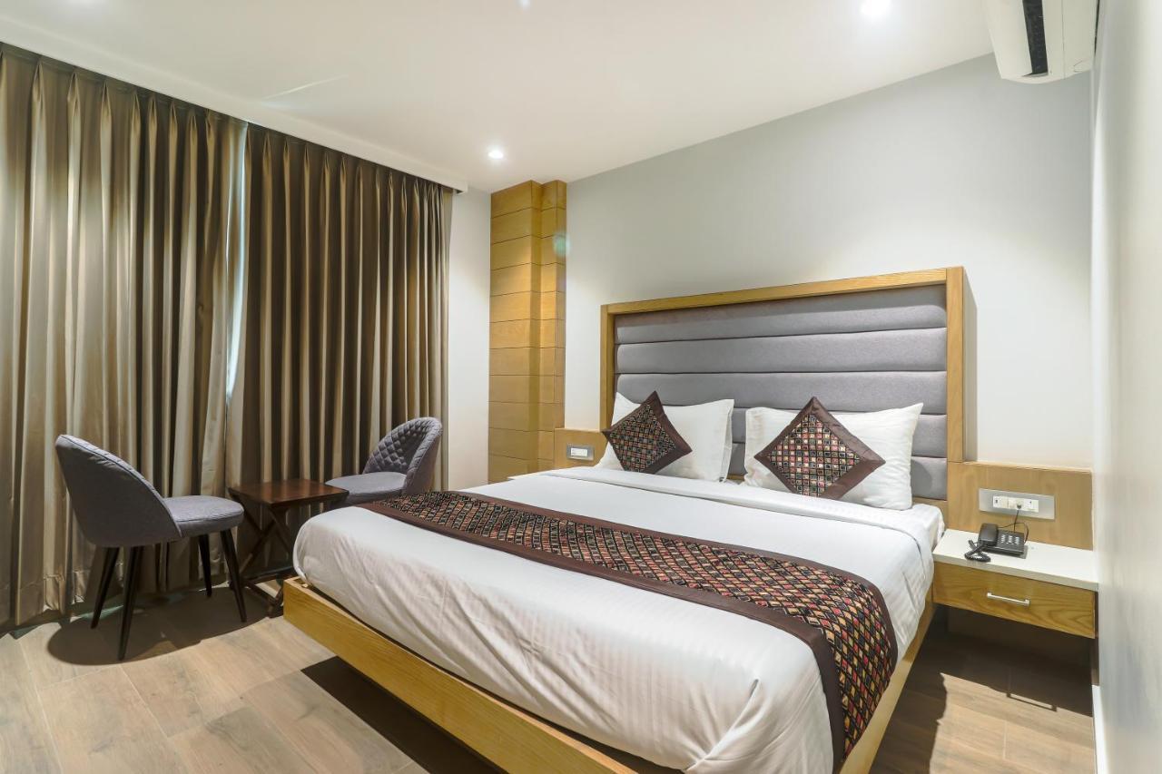 Hotel Bricks, Karol Bagh, New Delhi Luaran gambar