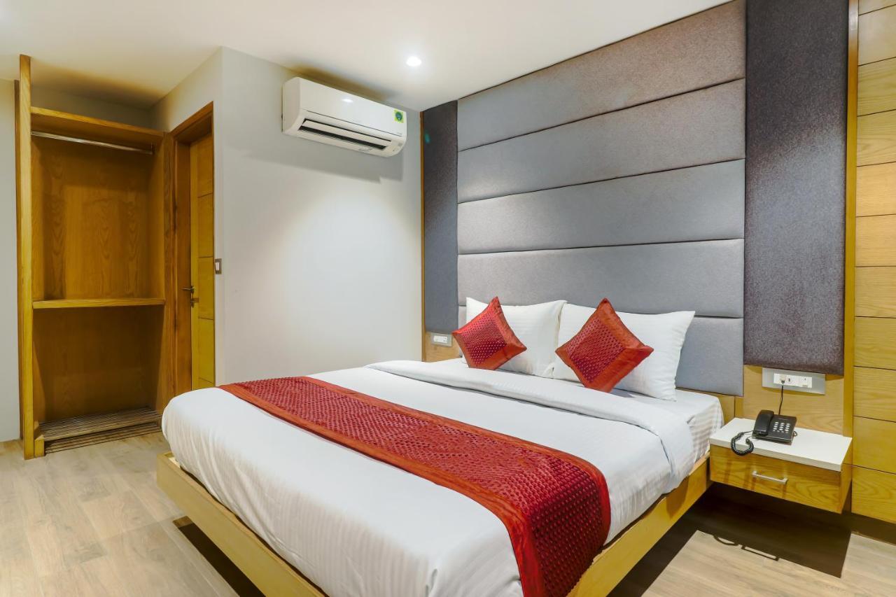 Hotel Bricks, Karol Bagh, New Delhi Luaran gambar