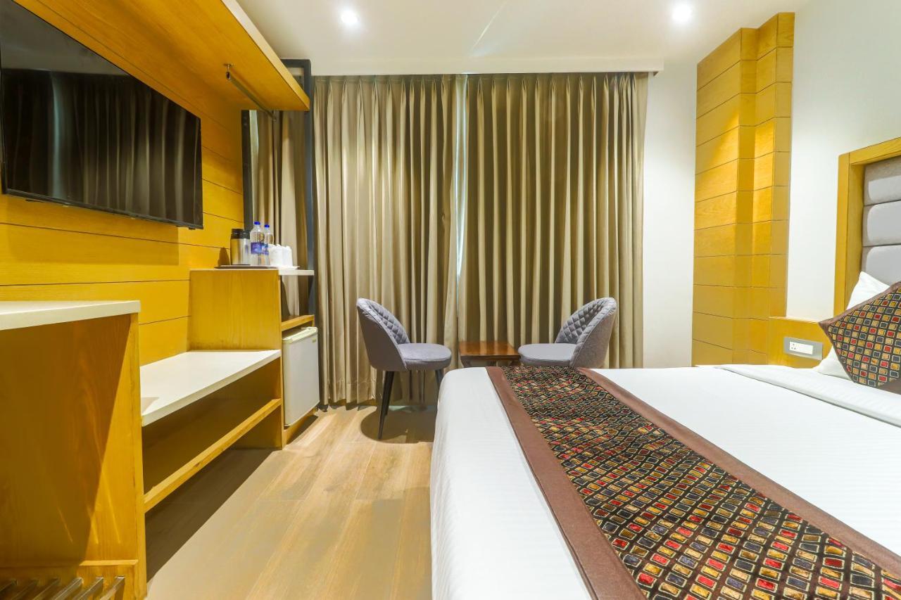 Hotel Bricks, Karol Bagh, New Delhi Luaran gambar