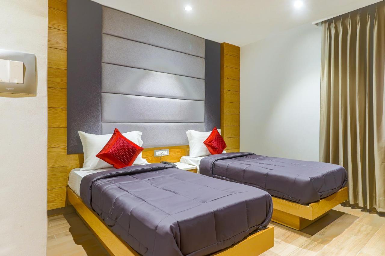 Hotel Bricks, Karol Bagh, New Delhi Luaran gambar