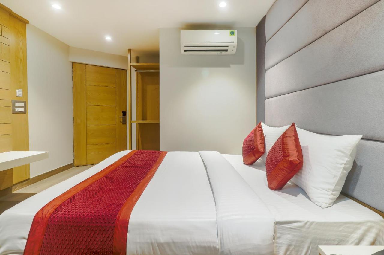 Hotel Bricks, Karol Bagh, New Delhi Luaran gambar