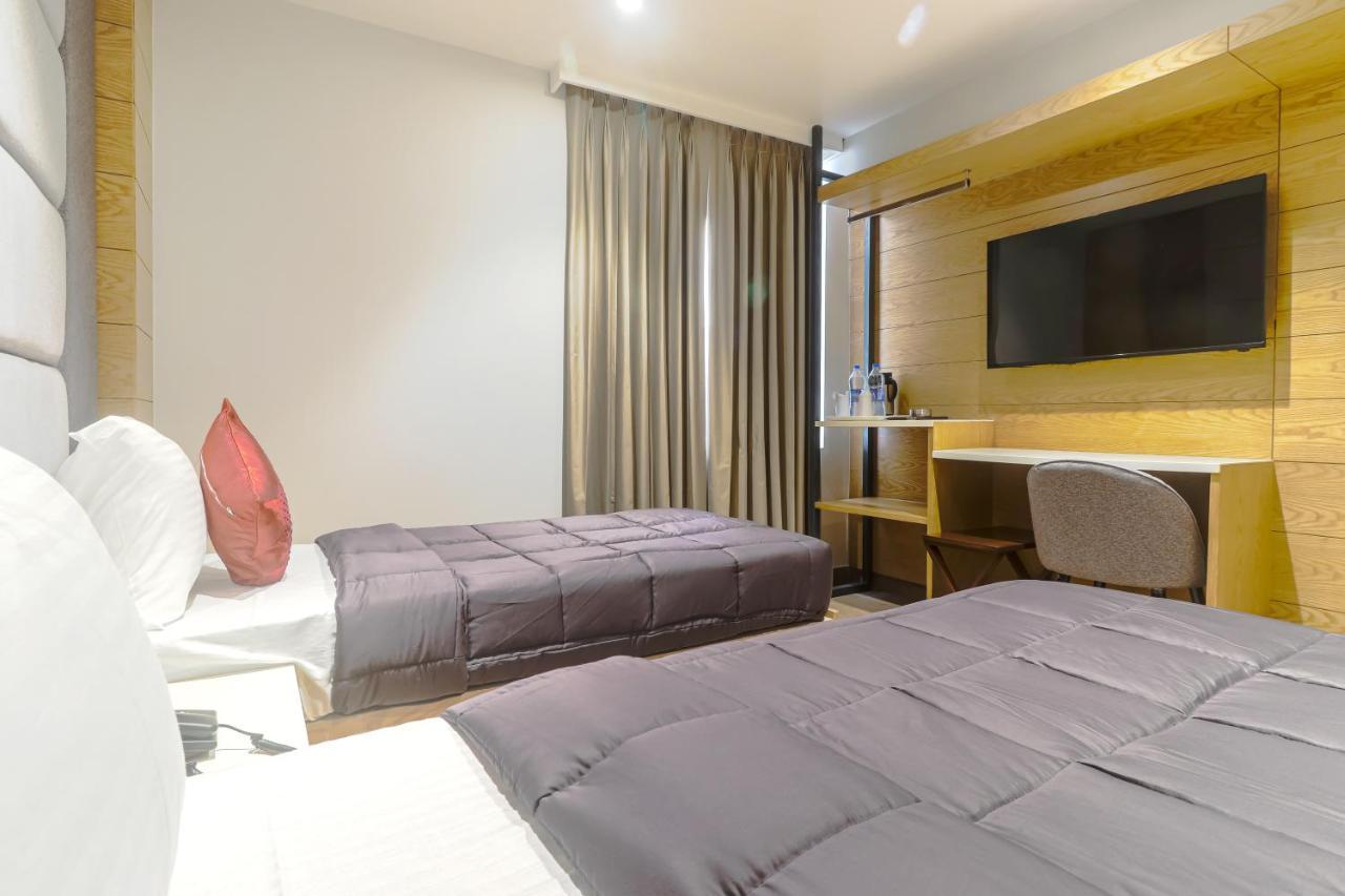 Hotel Bricks, Karol Bagh, New Delhi Luaran gambar