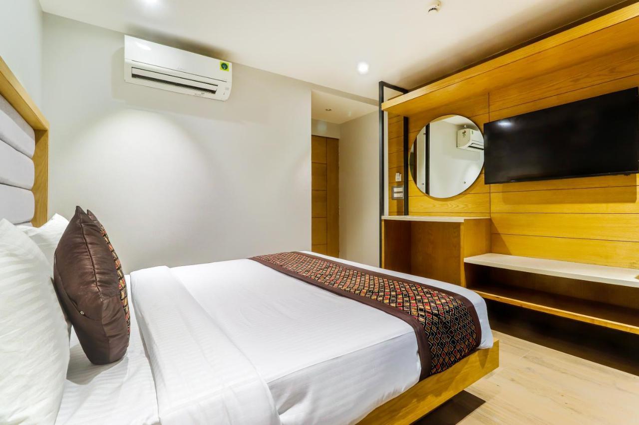 Hotel Bricks, Karol Bagh, New Delhi Luaran gambar