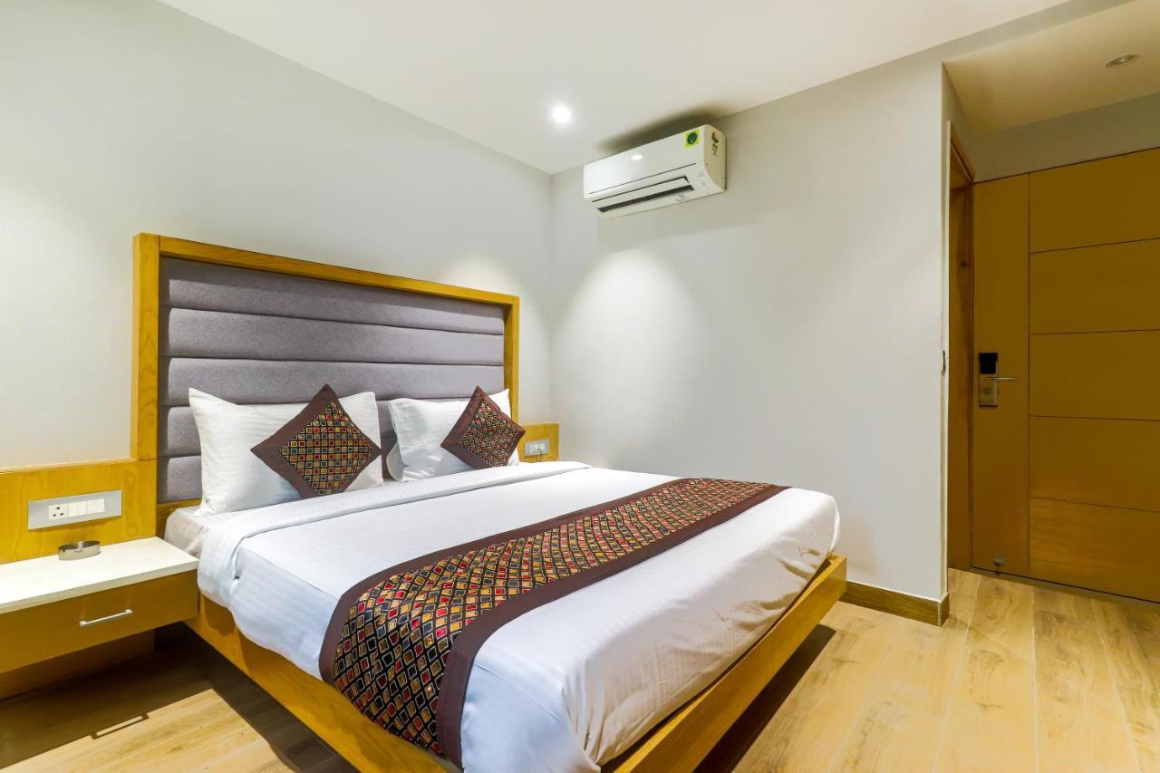 Hotel Bricks, Karol Bagh, New Delhi Luaran gambar